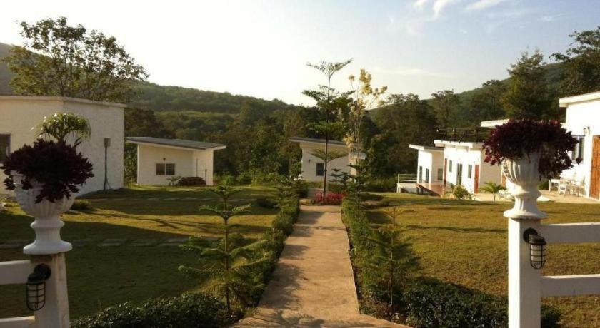 White Rock Resort Pakchong Luaran gambar