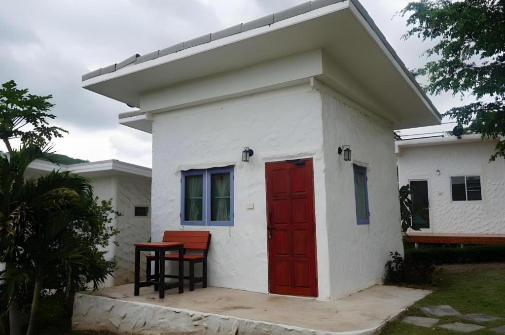 White Rock Resort Pakchong Luaran gambar